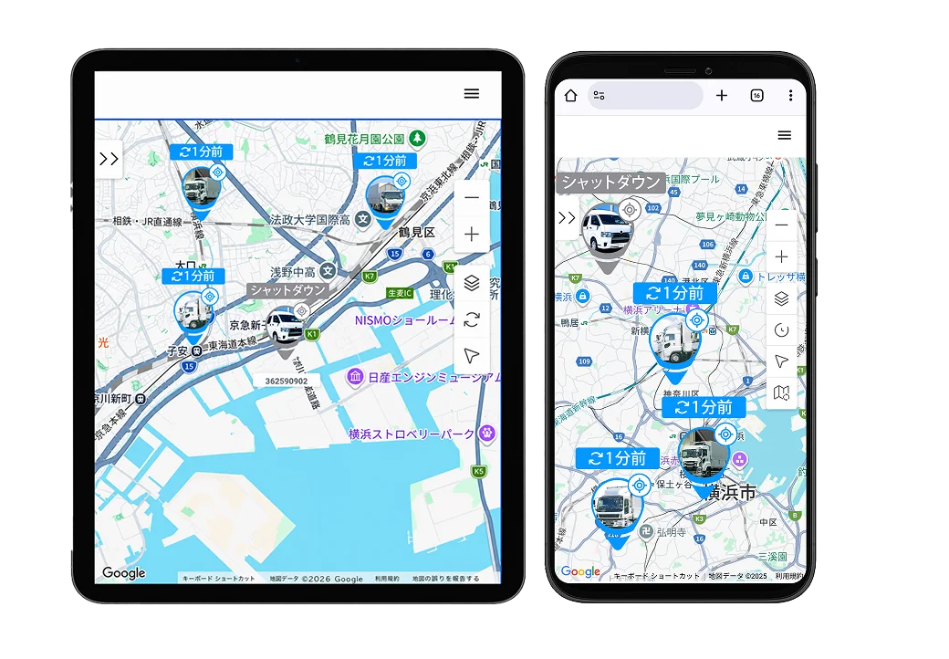 スマホ・タブレット版管理画面。タブレットとスマートフォンの地図画面上に複数車両の位置情報アイコンが表示されている